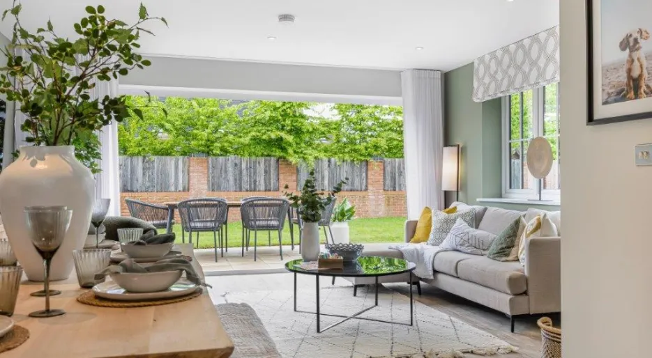 Elgrove Gardens Show Home Dining/Living