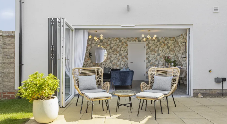 Chesterford Meadows - The Lily Number 12 - Garden Seating