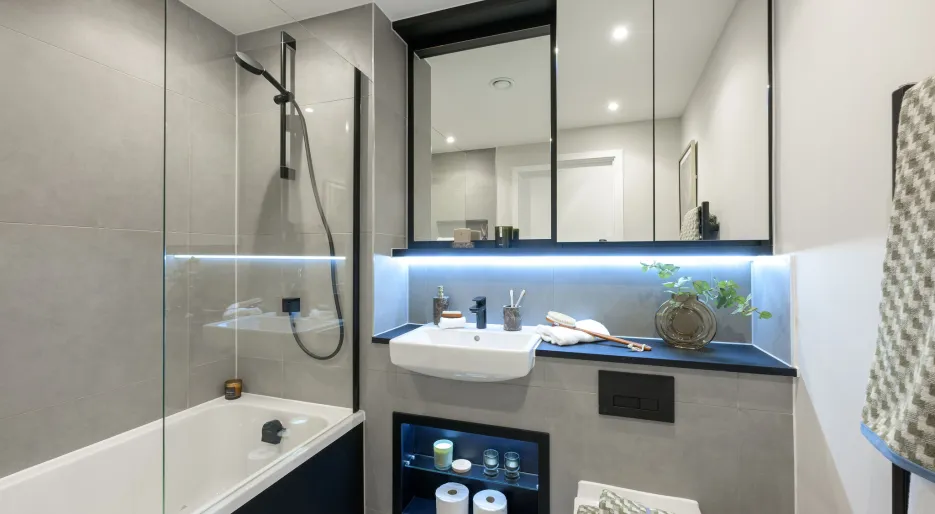 Icon Two Bedroom Show Apartment - Bathroom 