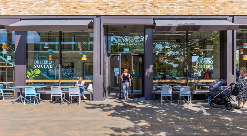 Cafe Knights Park - Lifestyle Photography