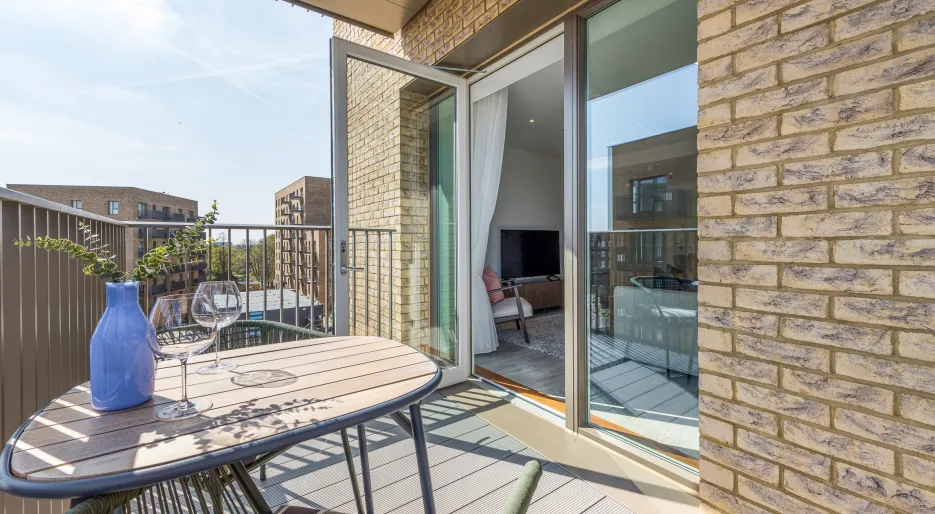 Lampton 1 bed Balcony - April 2025