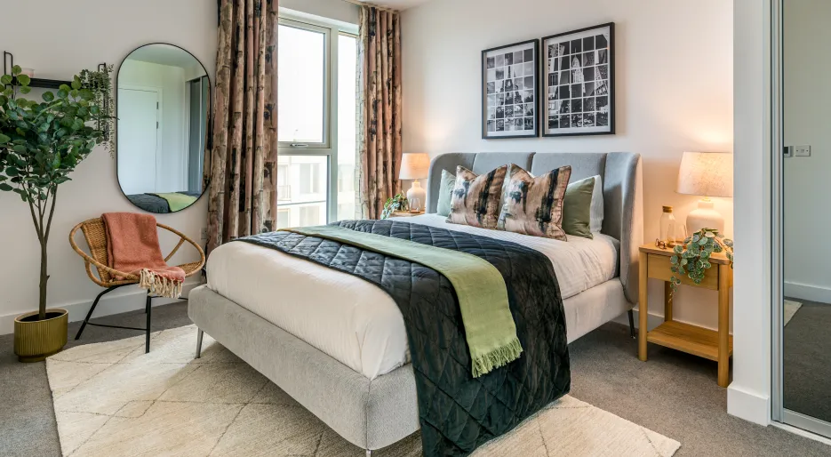 Lampton Parkside Principle Bedroom 2 bed apt 