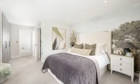 St Georges Place - The Framlingham, Number 1 - Principal Bedroom