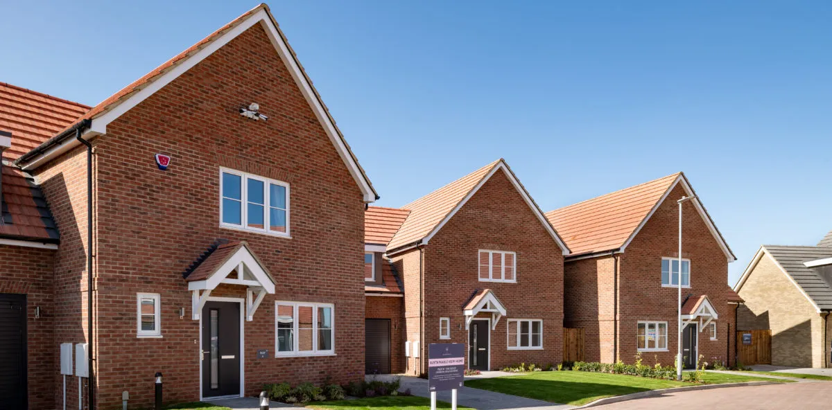 Hawthornes-launch-content1